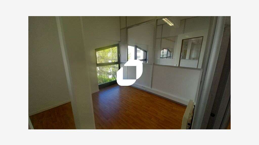 A louer Bureaux 118m² La madeleine