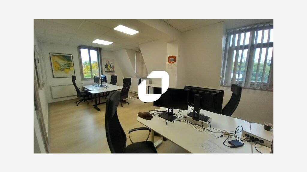 A louer Bureaux 570m² La madeleine