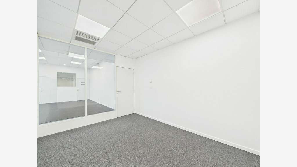 Bureaux - parking - La Motte Servolex-Proche VRU
