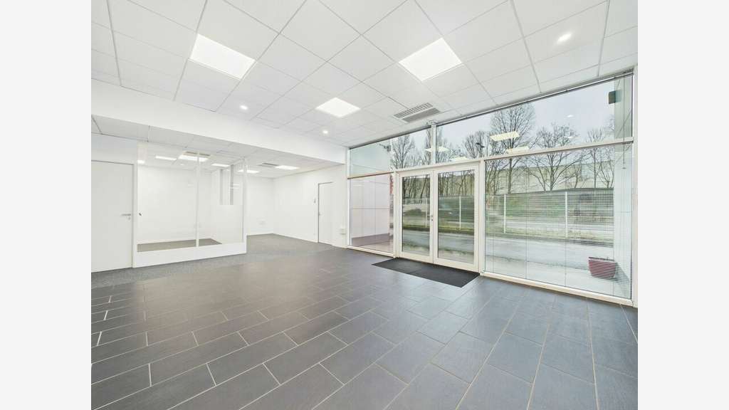 Bureaux - parking - La Motte Servolex-Proche VRU