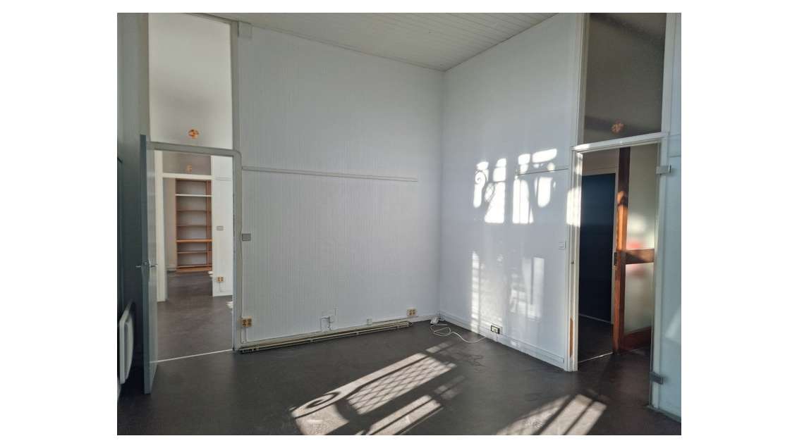 A louer bureaux 96m² RDC à La Rochelle La Pallice 