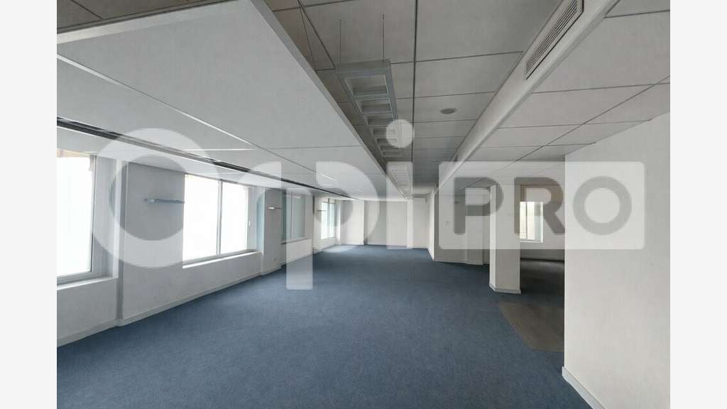 Immeuble tertiaire 380m² à louer à La Rochelle