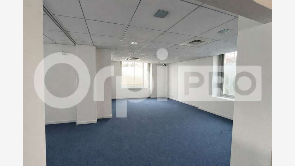 Immeuble tertiaire 380m² à louer à La Rochelle