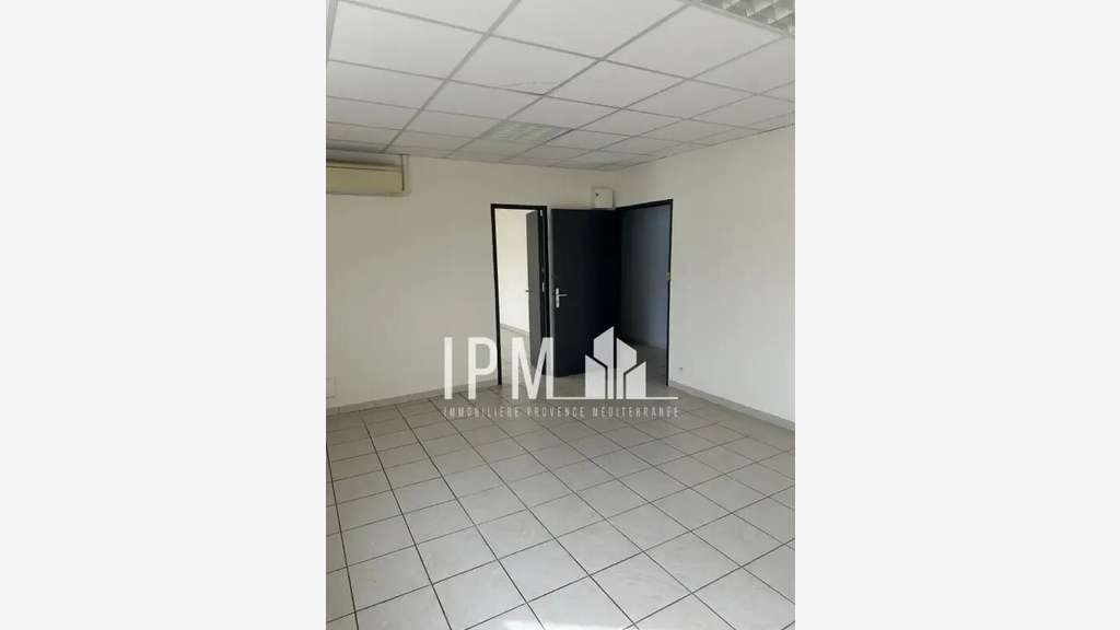 A louer bureaux 144m² à La Penne Sur Huveaune