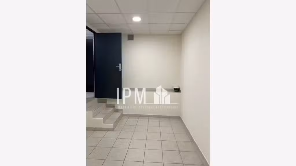A louer bureaux 144m² à La Penne Sur Huveaune