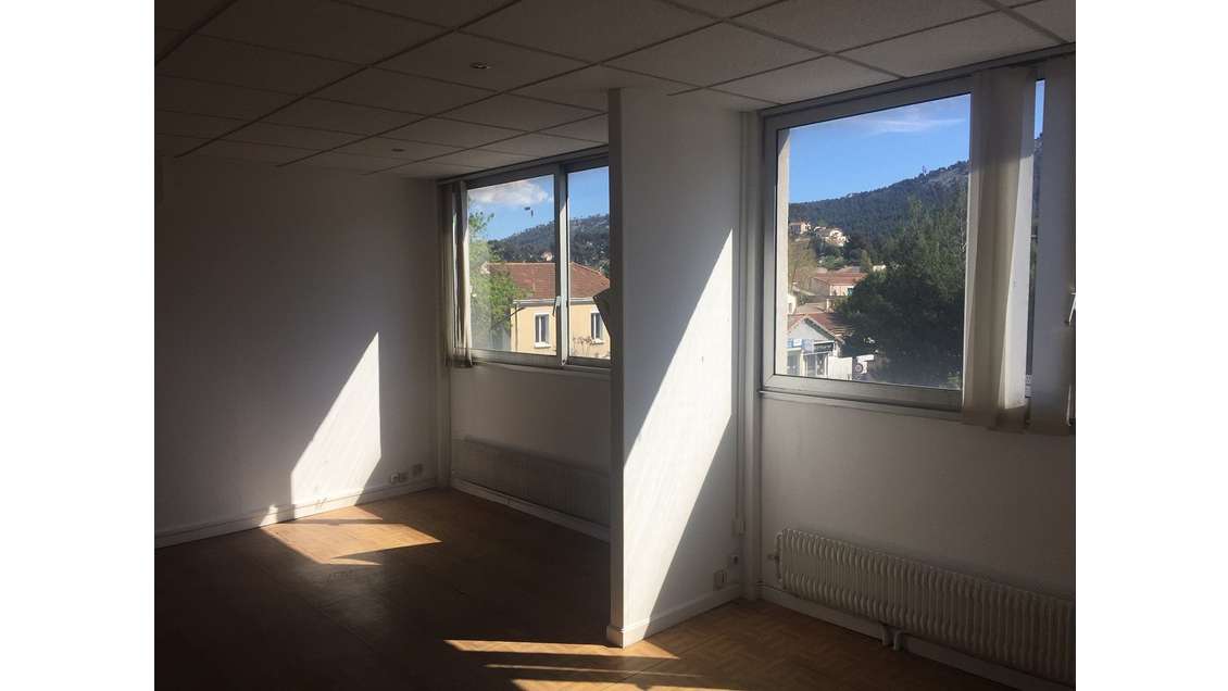 A louer bureaux 36m² R+1 à La Penne-sur-Huveaune