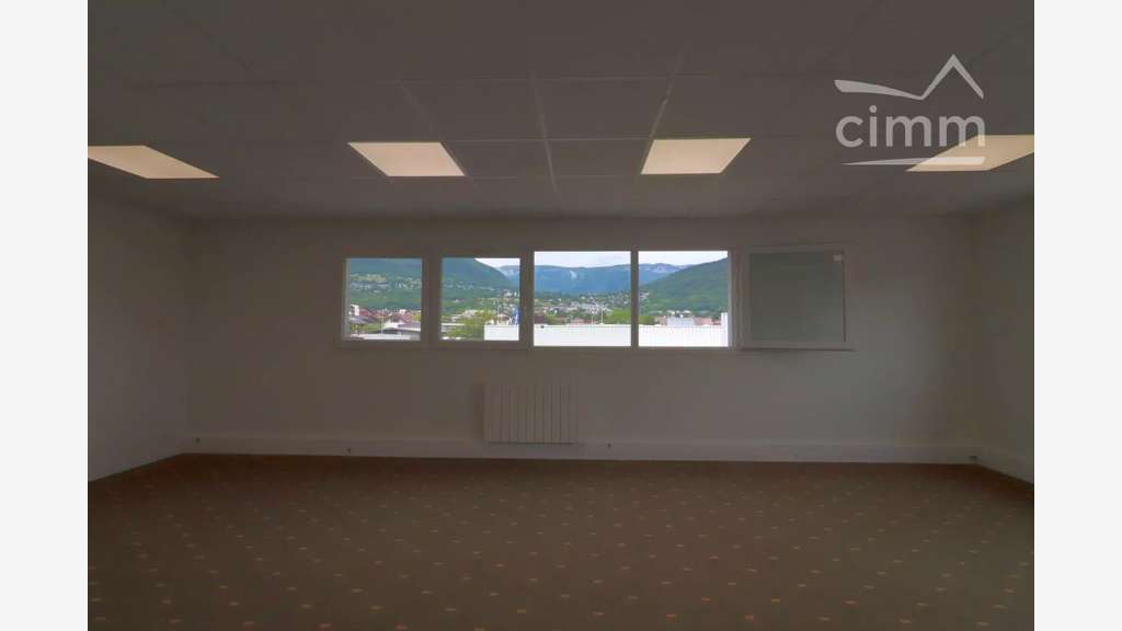 A louer bureaux proche grands axes à La Ravoire