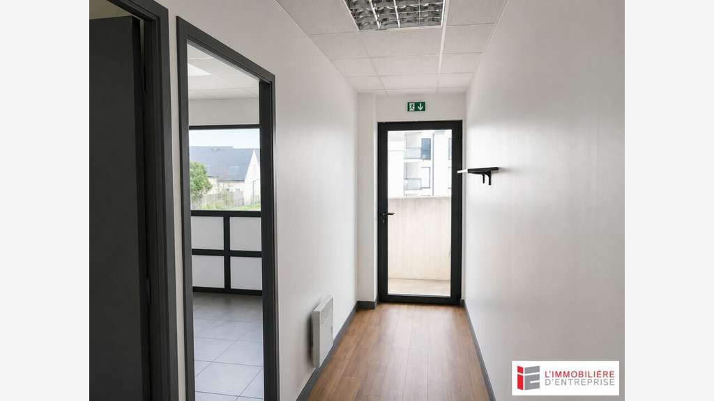 Location bureaux de 33 à 66m² à la Richardais