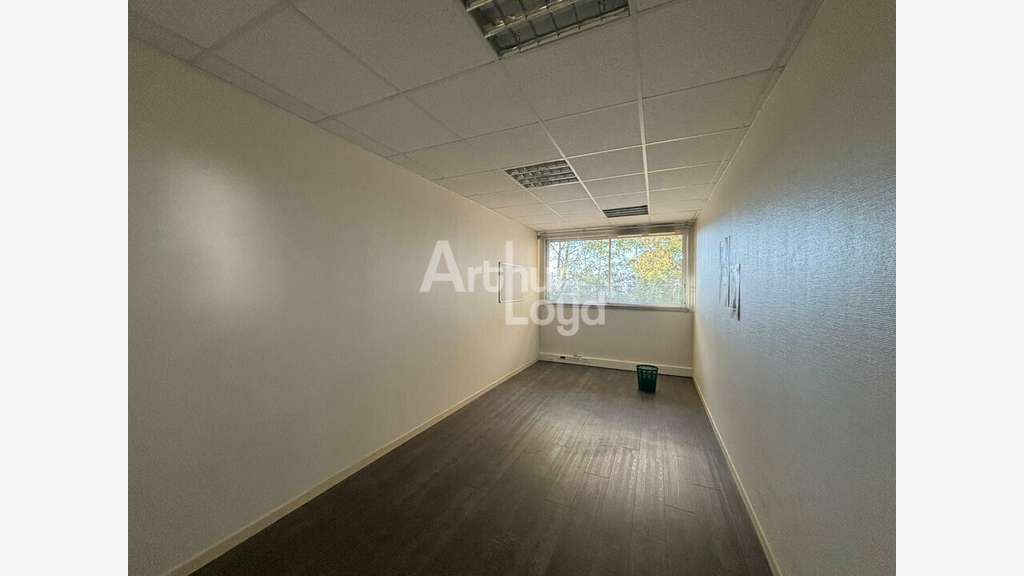 Loue bureaux 218m² à La Roche-sur-Yon Graham Bell