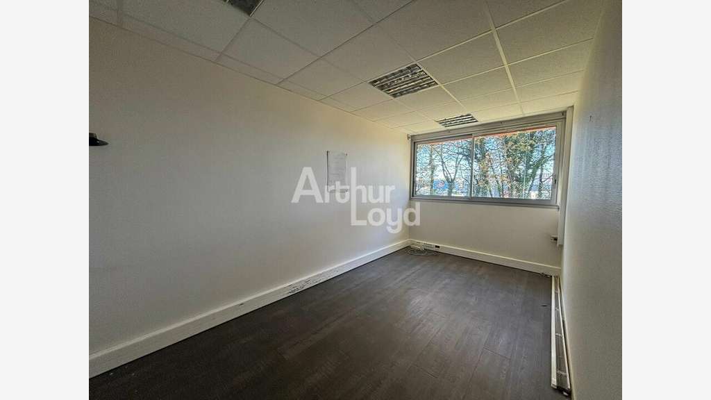Loue bureaux 218m² à La Roche-sur-Yon Graham Bell