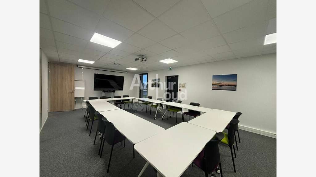 Bureaux 402m² R+2 à louer à La Roche-sur-Yon