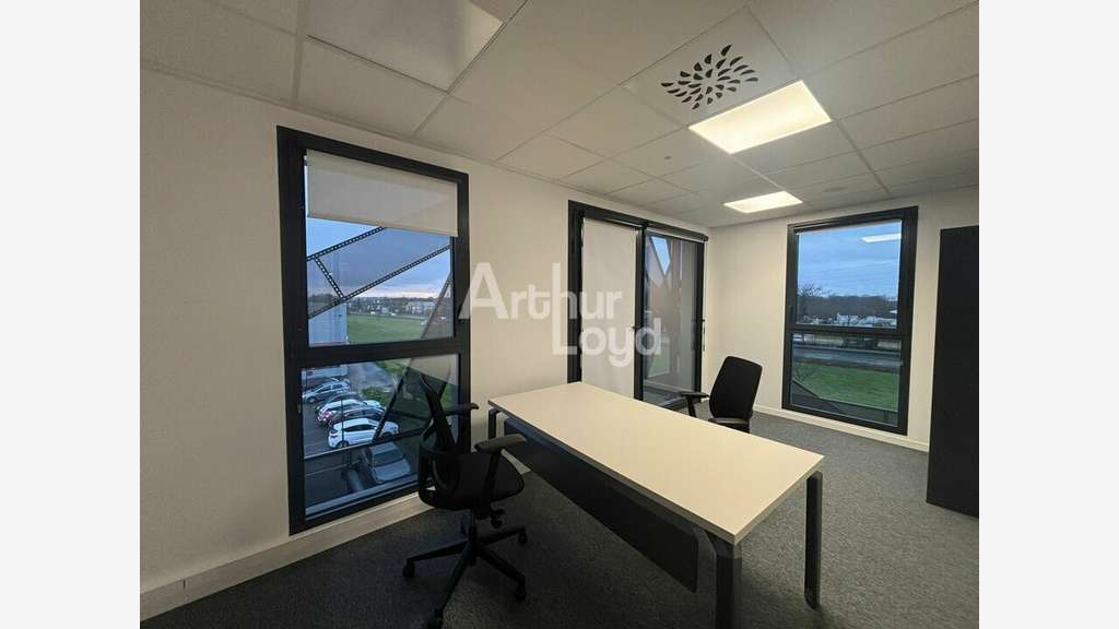 Bureaux 402m² R+2 à louer à La Roche-sur-Yon