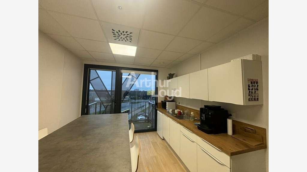Bureaux 402m² R+2 à louer à La Roche-sur-Yon