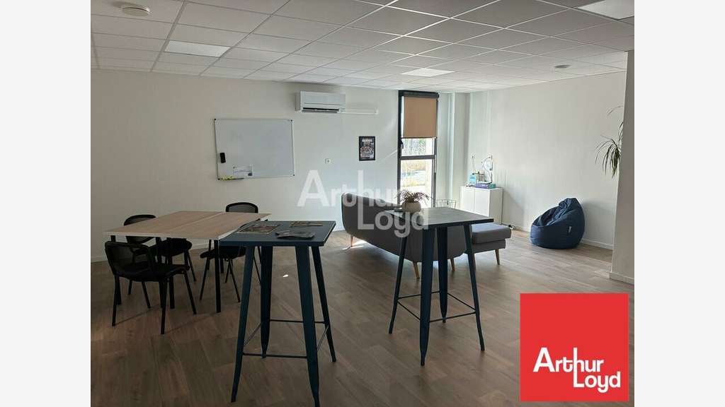 LA ROCHE-SUR-YON  BUREAUX À LA LOCATION