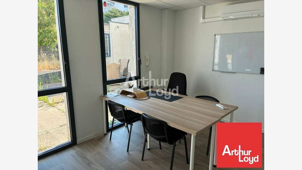 LA ROCHE-SUR-YON  BUREAUX À LA LOCATION