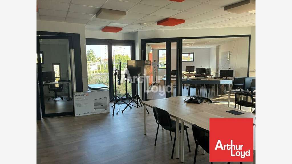 LA ROCHE-SUR-YON  BUREAUX À LA LOCATION
