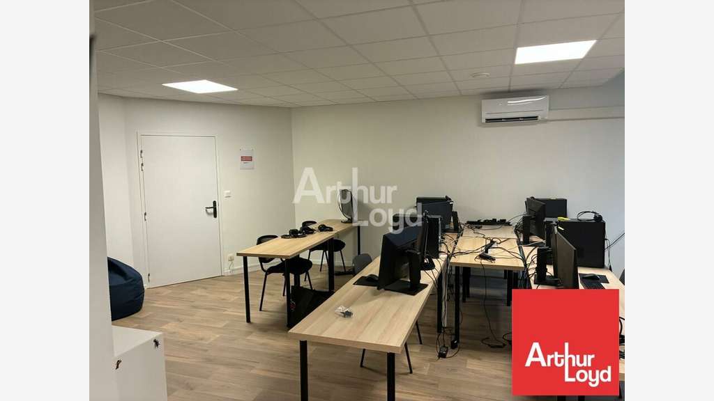LA ROCHE-SUR-YON  BUREAUX À LA LOCATION