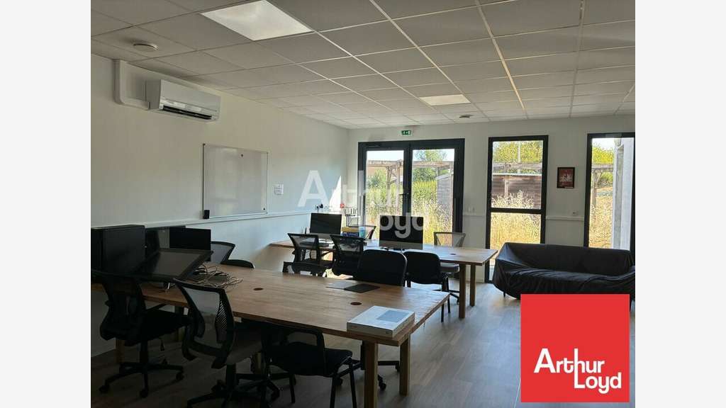 LA ROCHE-SUR-YON  BUREAUX À LA LOCATION