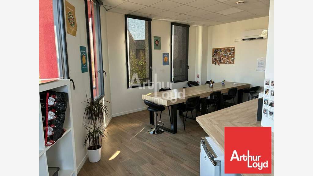 LA ROCHE-SUR-YON  BUREAUX À LA LOCATION