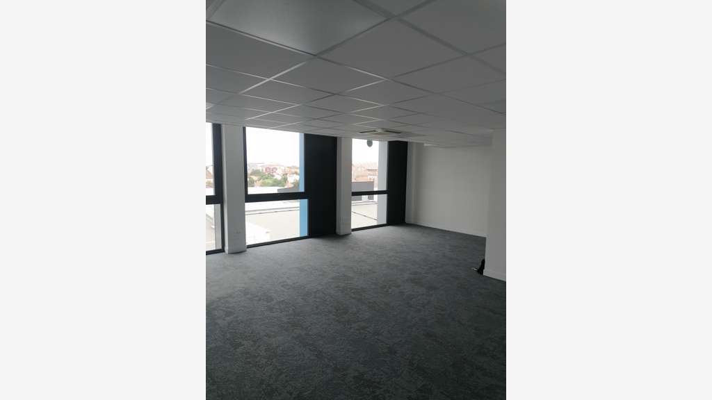 A louer bureaux confortables 60m² ZFU la Rochelle