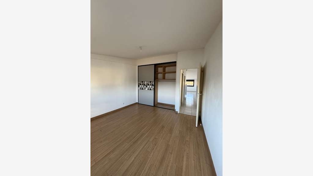 A louer bureaux 117m² ZA La Rochelle Les Rivauds