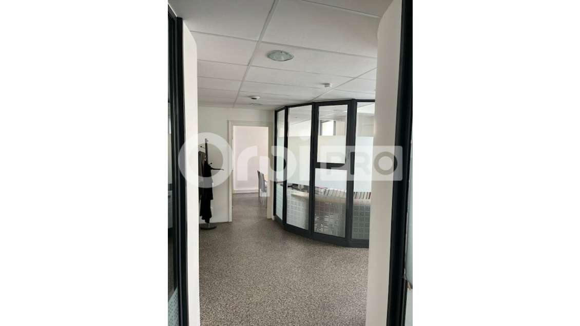 Bureaux 125m² à louer proche gare tgv La Rochelle