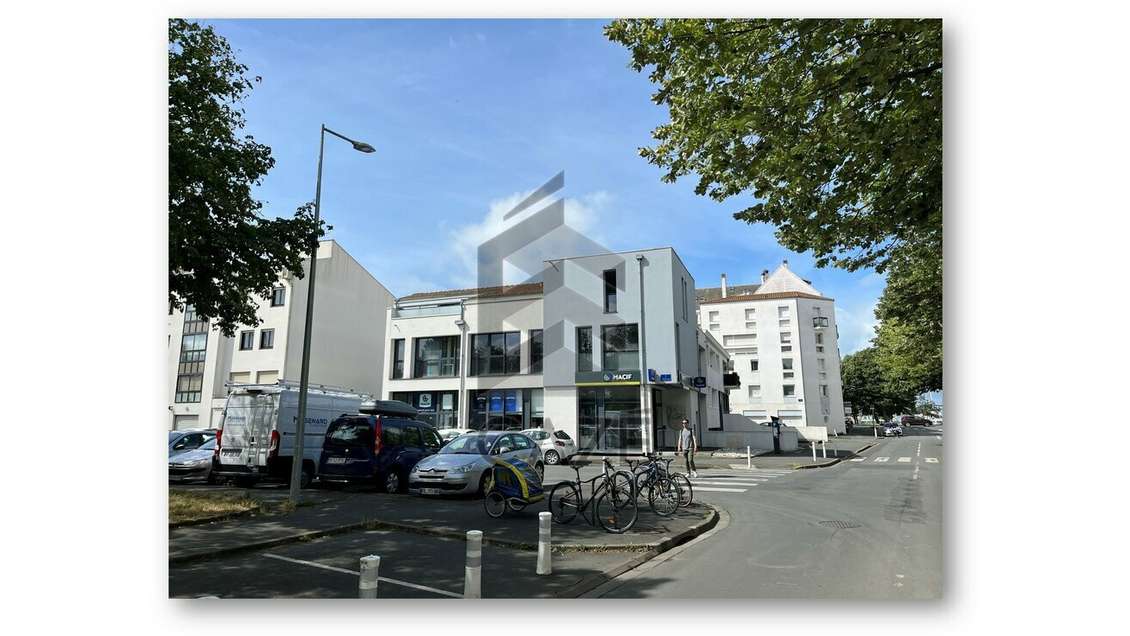 Immeuble indépendant à louer La Rochelle Gare