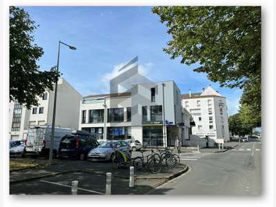 Immeuble indépendant à louer La Rochelle Gare