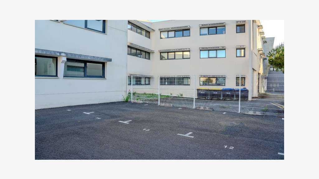Bureaux 97m² R+2 à louer à La Rochelle Minimes