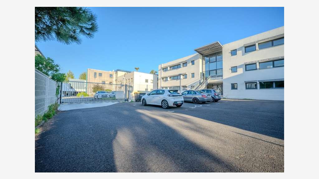 Bureaux 97m² R+2 à louer à La Rochelle Minimes