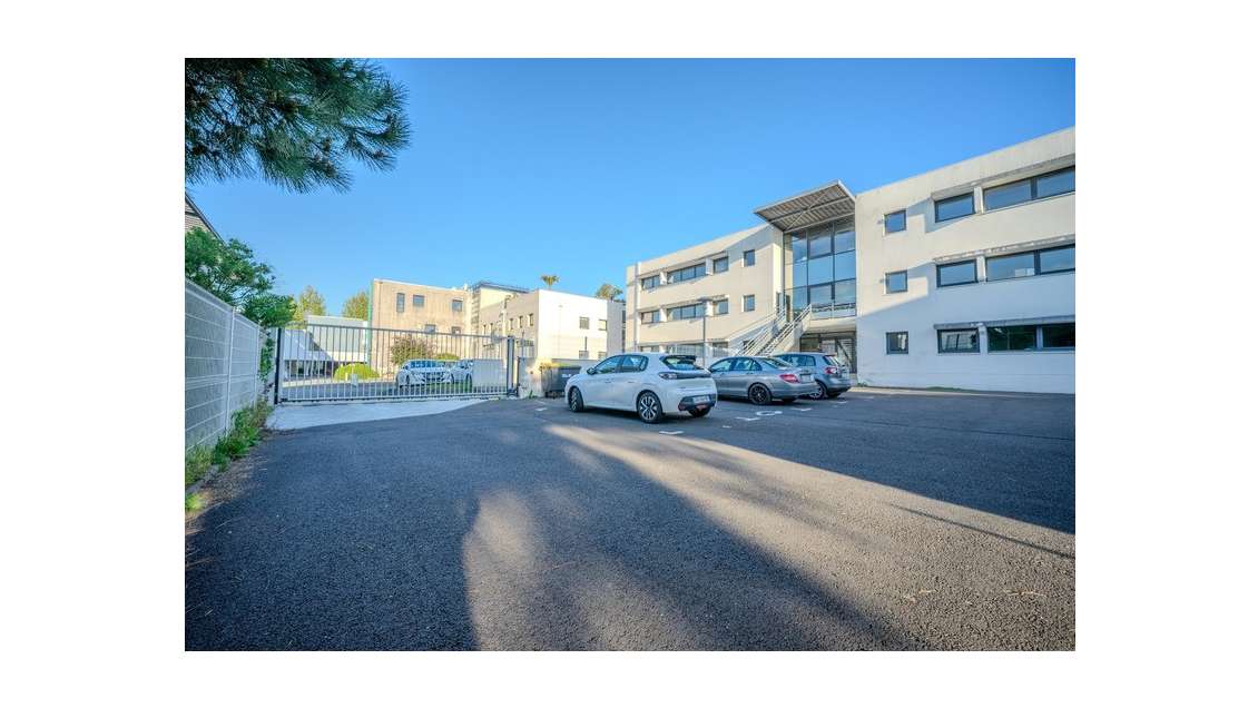 Bureaux 97m² R+2 à louer à La Rochelle Minimes 