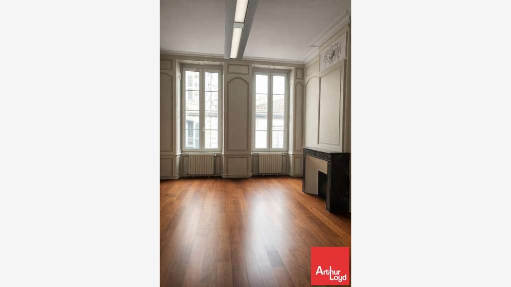 Location bureaux 442m² centre-ville La Rochelle