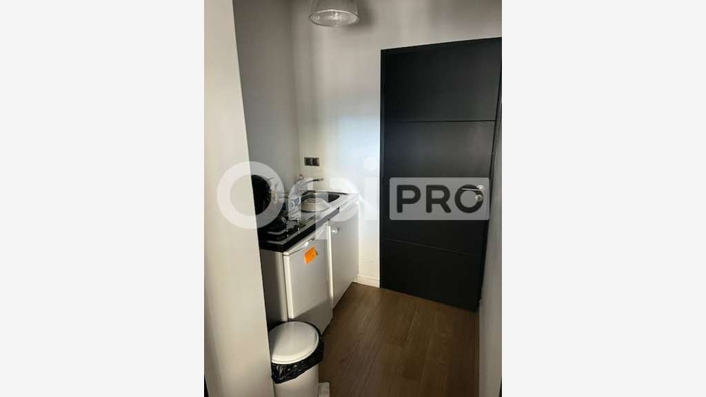 Loue local tertiaire 155m² à La Rochelle Minîmes