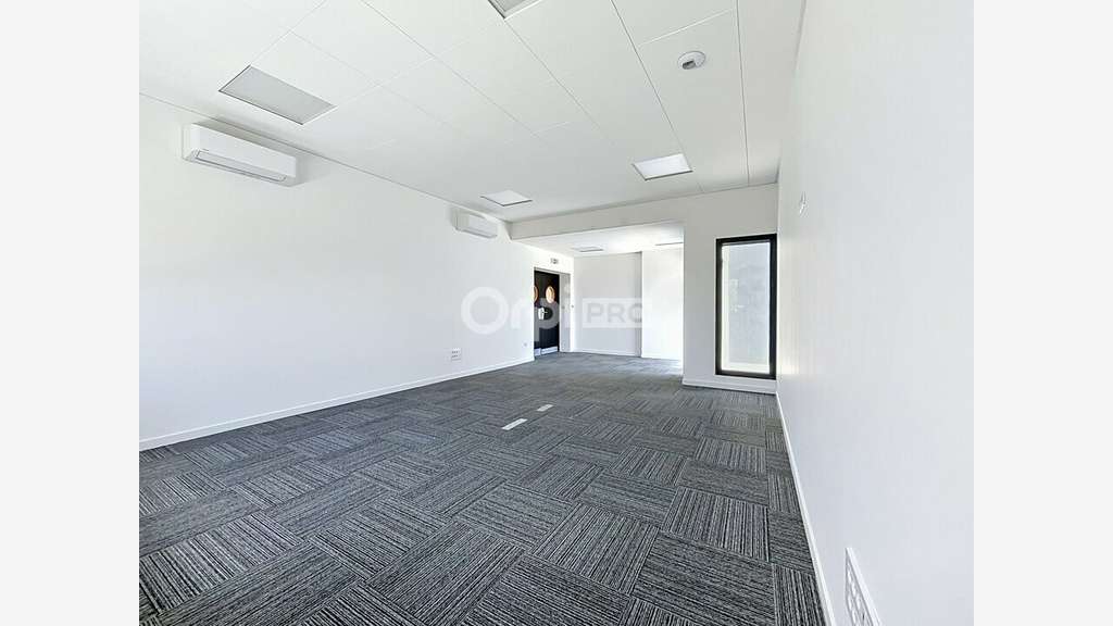 Bureau 100m² RDC à louer à La Rochelle