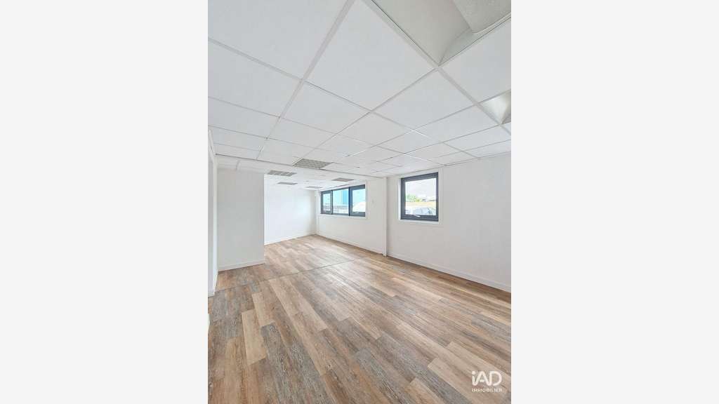 A louer bureau 32m² RDC à La Rochelle Minimes 