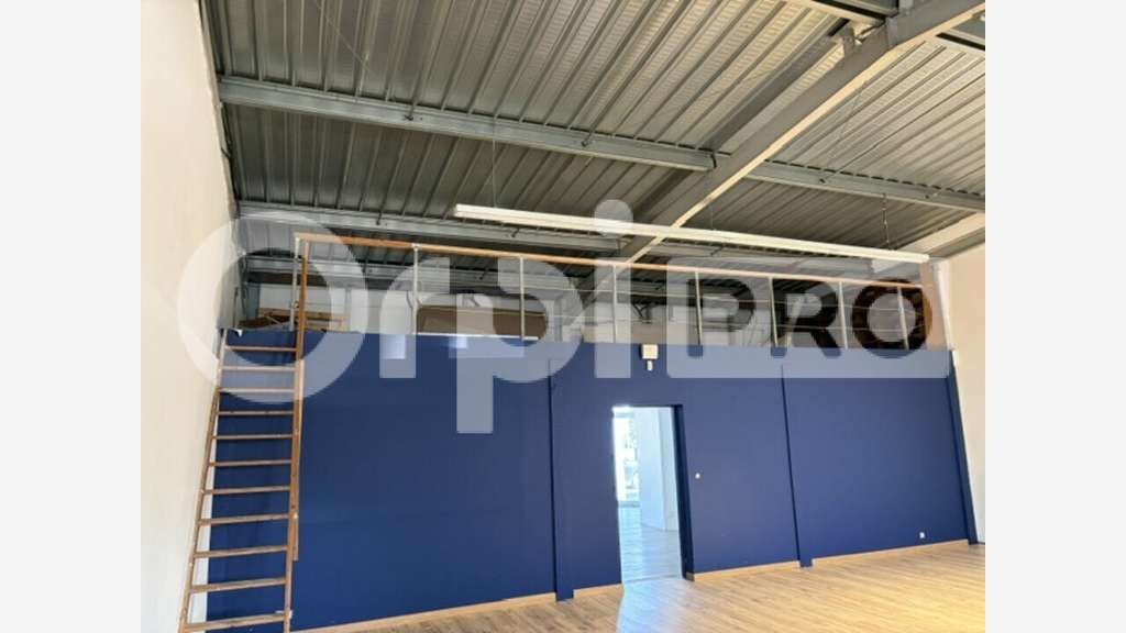 Stockage et bureaux à louer à La Rochelle