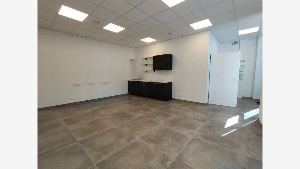A louer bureaux 40m² RDC à La Rochelle La Pallice