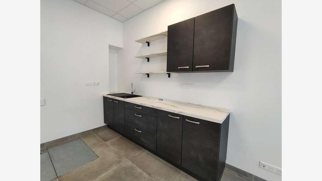 A louer bureaux 40m² RDC à La Rochelle La Pallice