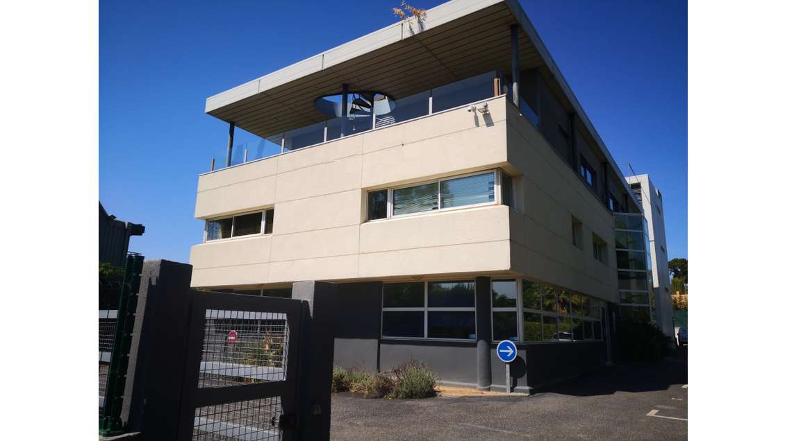 A louer bureaux 600m² avec parkings à la Seyne