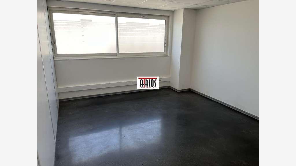 Loue bureaux 53m² à la Seyne sur Mer axe passant