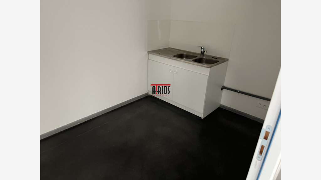 Loue bureaux 53m² à la Seyne sur Mer axe passant