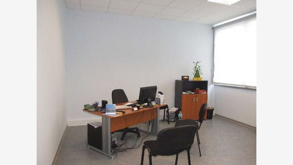 Bureaux 200m² à louer à La Souterraine A20