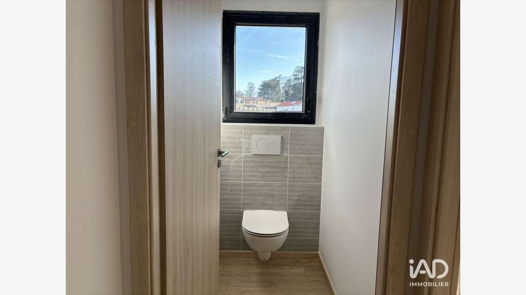 Loue bureau 40m² + parking à La Tour-de-Salvagny