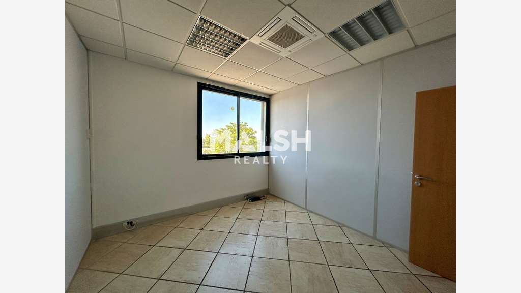 Bureaux à louer 84m² à La Tour de Salvagny