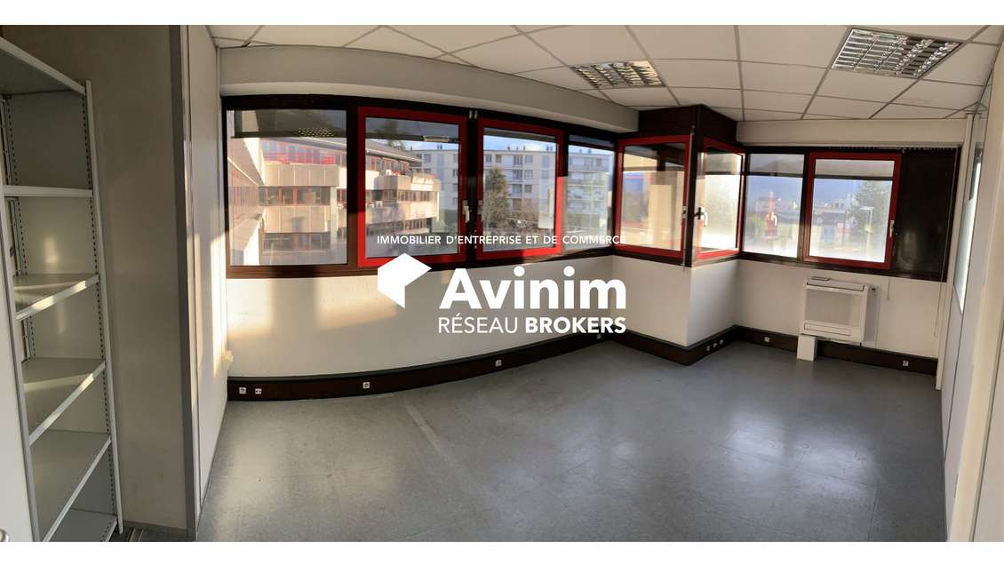 A louer plateau de bureau ERP, 456m². La Tronche