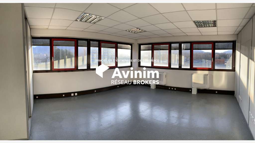 A louer plateau de bureau ERP, 456m². La Tronche