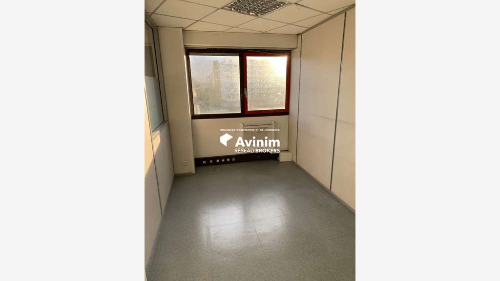 A louer plateau de bureau ERP, 456m². La Tronche