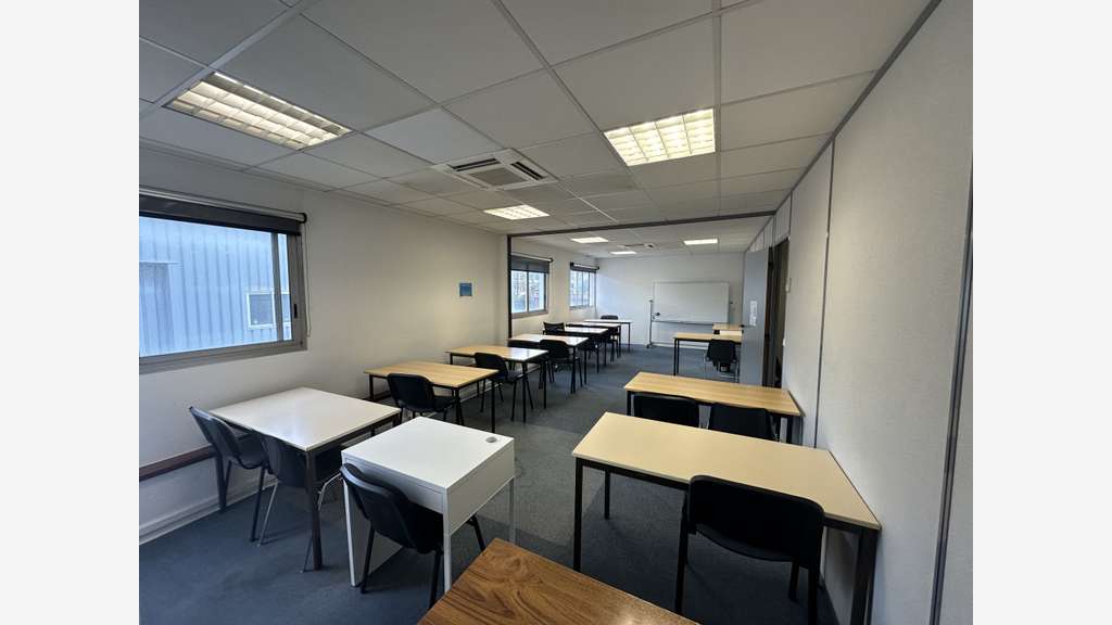 A louer bureaux climatisés 98m² La-Valette-du-Var