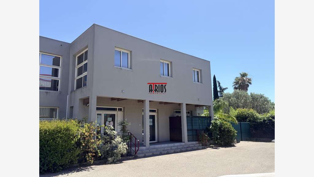 A louer bureaux de 60m² en R+1 à la Valette du Var