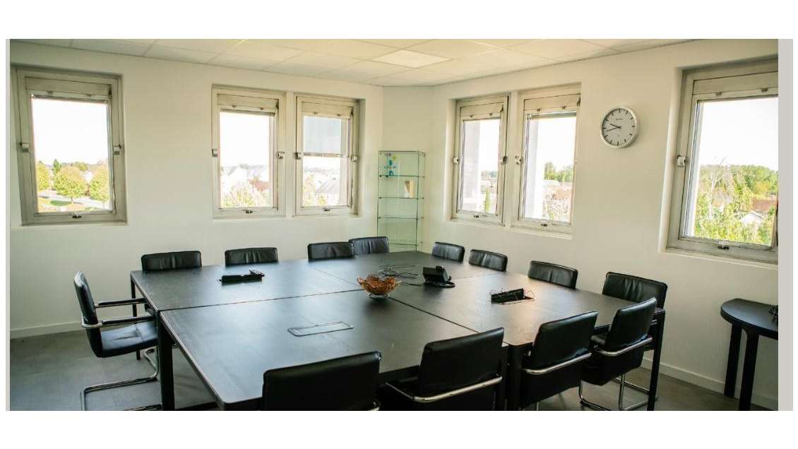 Location bureaux lumineux 80m² proche de Tours